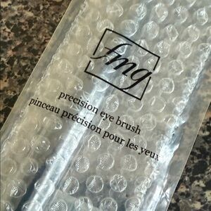 Avon Precision Eye Brush - shadow and liner ends